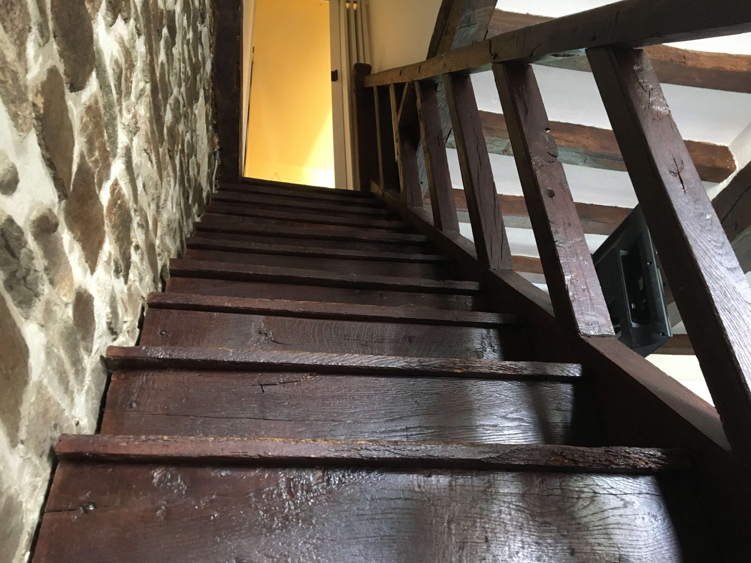 r-novation-d-un-escalier-en-bois-6-tapes-suivre-ffpkg